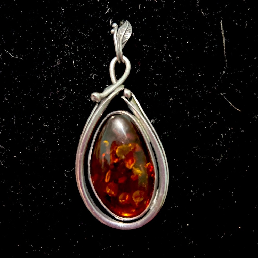 Amazing Vintage 925 Amber pendant!